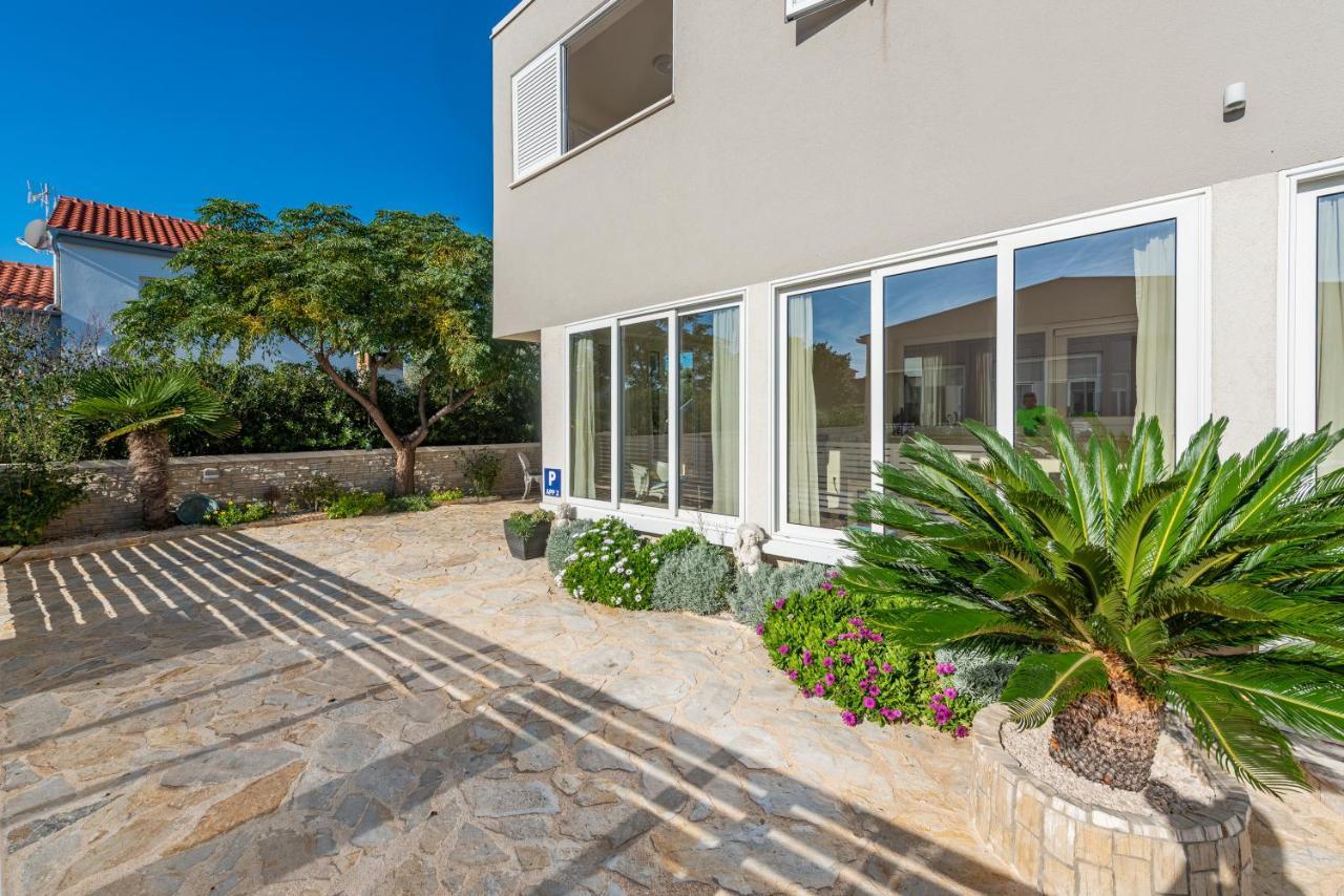 Hibiskus App1 Apartman Vir Kültér fotó