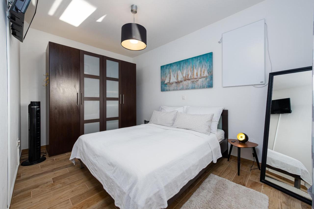 Hibiskus App1 Apartman Vir Kültér fotó